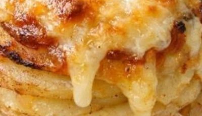 Oven-Baked 4-Ingredient Cheesy Potato Stacks
