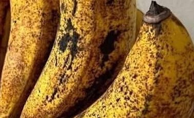 What Happens to Your Body When You Eat a Banana Before Bed?