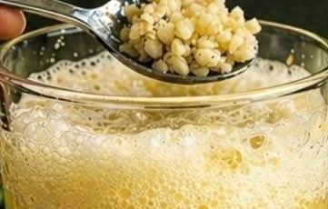 10 Superfoods That May Support Kidney Health and Help Reduce Foamy Urine Naturally