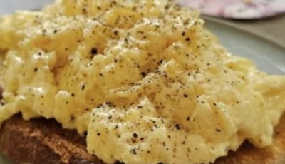 How to Make Perfect Scrambled Eggs Every Time – Creamy, Fluffy & Ready in 5 Minutes!