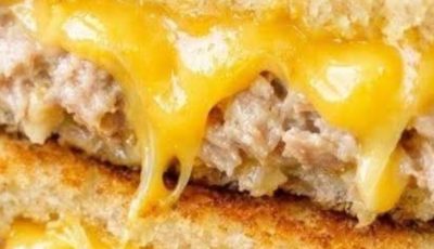My mom swore by this cheap lunch whenever the weather was gloomy. You wouldn’t think 4 ingredients could be this satisfying. The gooey center and the