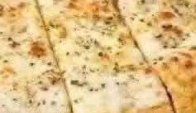 Garlic Bread with a Soft, Crispy Crust