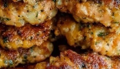 Low Carb 3-Ingredient Salmon Patties (Healthy High-Protein Dinner in 15 Minutes)