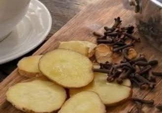 Ginger and Lipton Tea Remedy: A Simple Home Drink People Use for Digestion, Warmth, and Everyday Relief