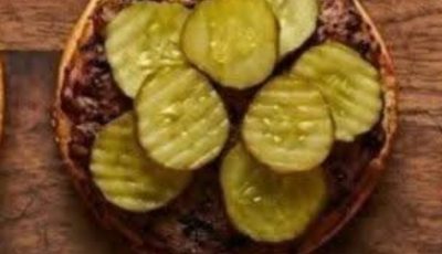 Surely There’s Only One Correct Answer How Many Pickles Belong On A Burger